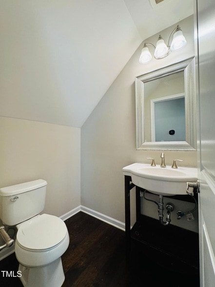 Building Photo - 1129 Pemberly Ave