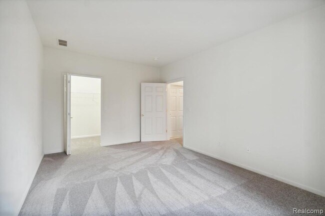 Building Photo - 15980 Morningside