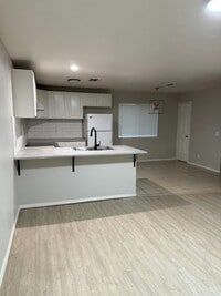 Building Photo - 1926 Haskell Rd