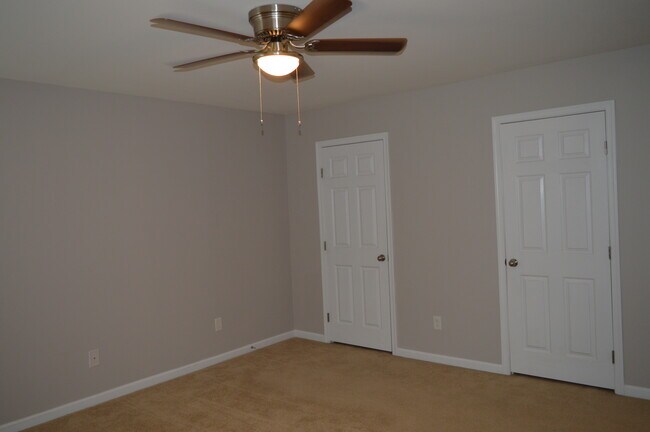 Building Photo - 15609 Troubadour Ln