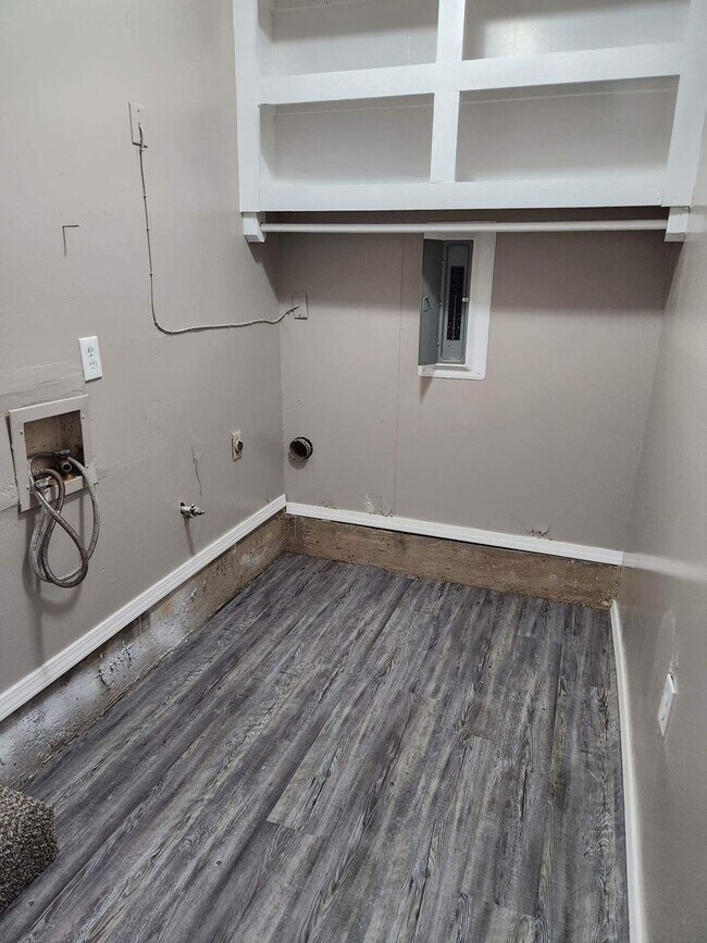 Building Photo - Charming 5 Bedroom Rent to Own Home!!