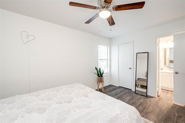 Building Photo - 3503 Larchmont Cove