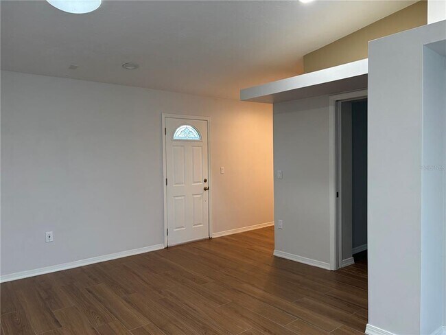 Building Photo - 5828 Sandy Pointe Dr