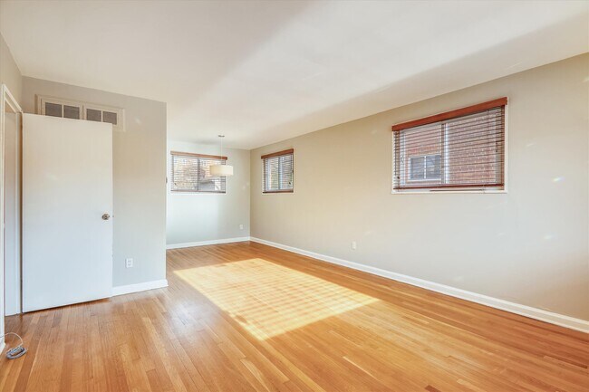 Building Photo - 5834 Jamestown Rd