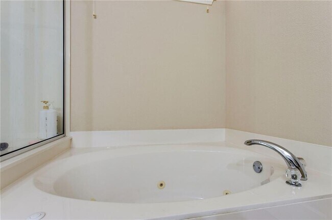 Building Photo - 15709 Belfin Dr