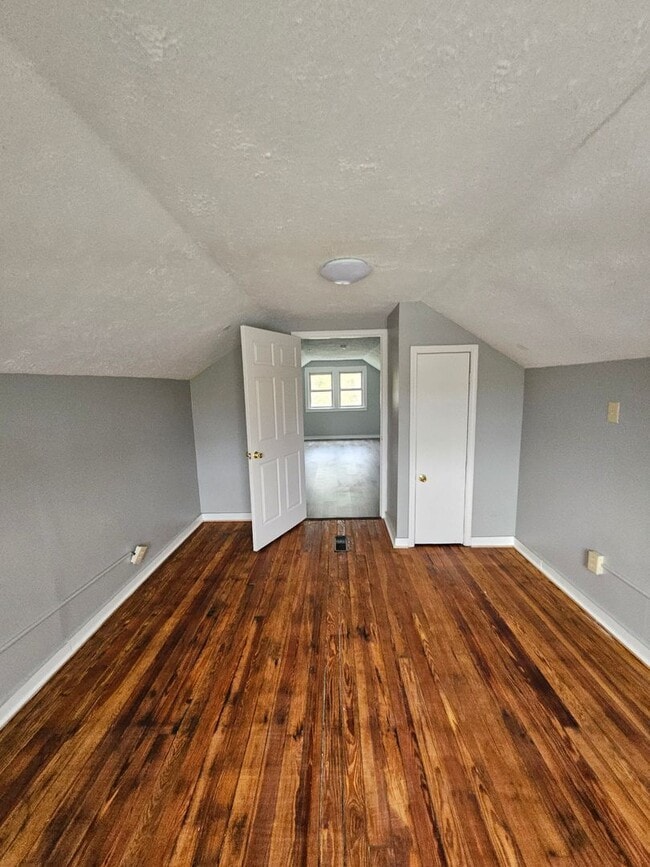 Primary Photo - Large 3 bed house with basement