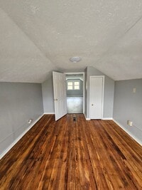 Building Photo - Large 3 bed house with basement