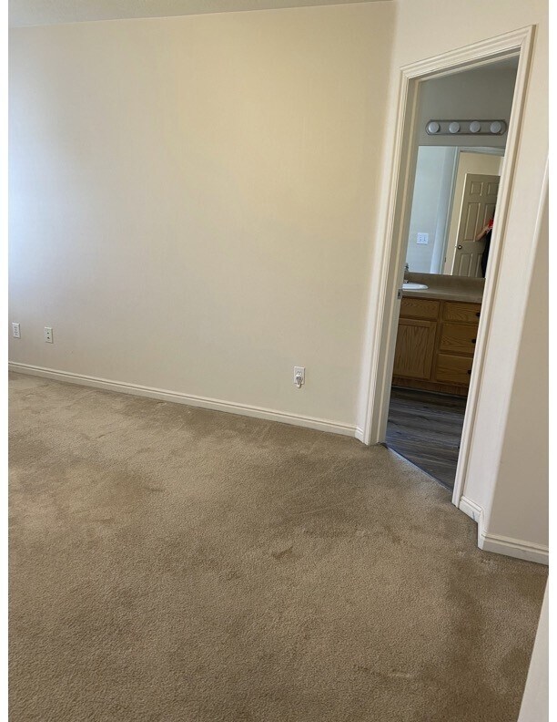 Building Photo - 1641 Wynview Ln