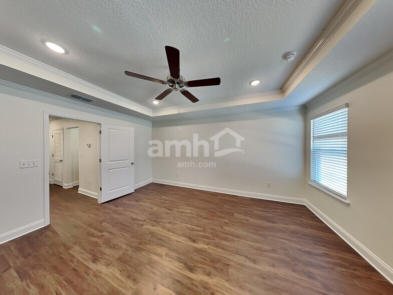 Building Photo - 122 Elcano Ln