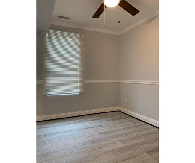 Building Photo - 4115 Fairhaven Ave