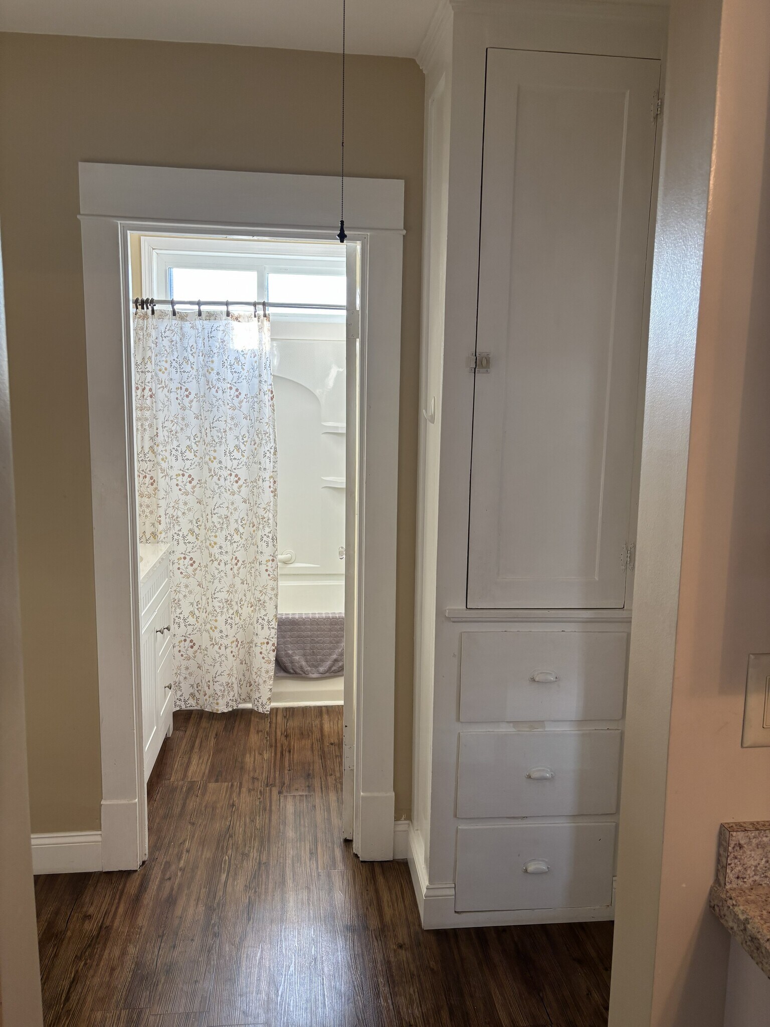 bathroom - 4124 Seneca St