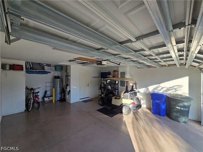 Building Photo - 10640 Camarelle Cir