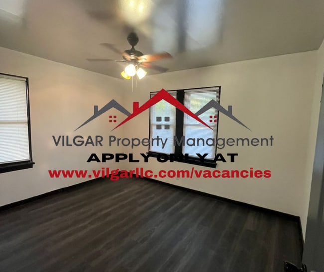 Building Photo - This keen & clean 2 bed / 1 bath ranch-sty...