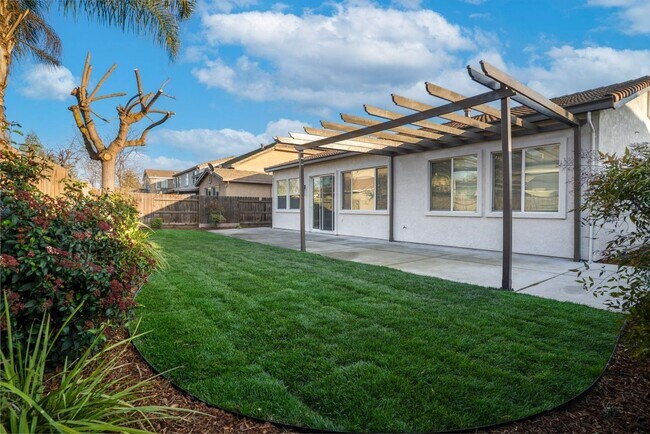 Building Photo - 3350 W Stewart Ave