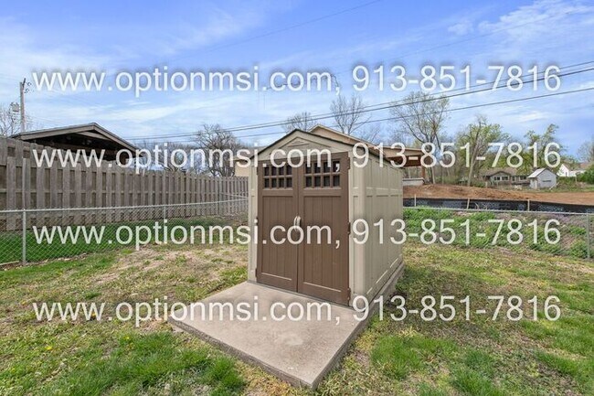 Building Photo - Ranch home available NOW!