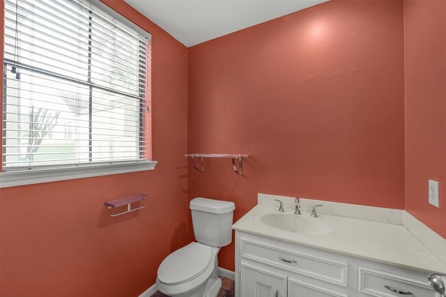 Building Photo - 2423 Nantucket Dr