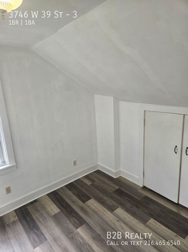 Building Photo - 3746 W 39th St