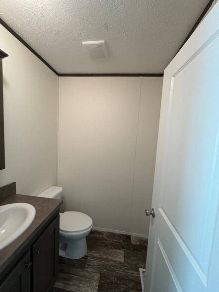 Building Photo - 16 Doe Dr