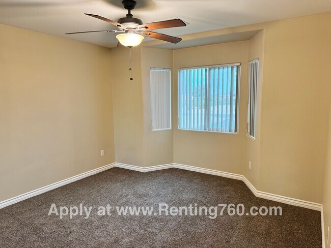 Building Photo - Gorgeous & Spacious 4 Bed Home