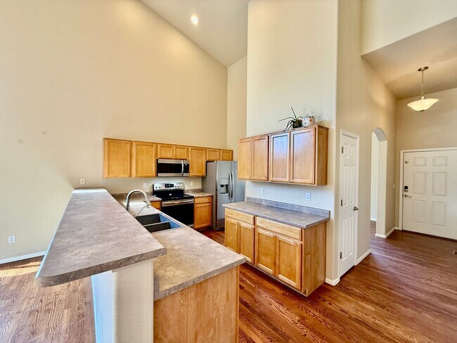 Building Photo - Spacious 4-Bedroom Home with Main level Li...