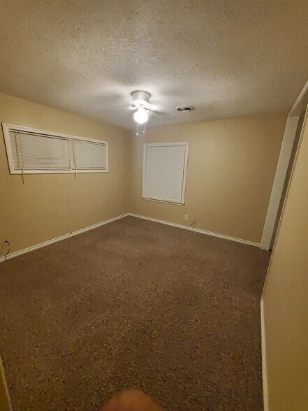 Building Photo - 2420 Bradford St