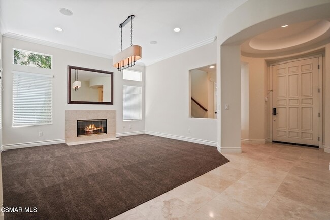 Building Photo - 6077 Mandeville Pl