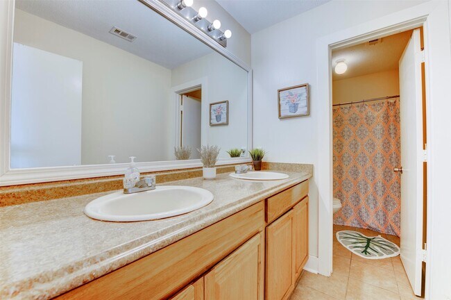 Building Photo - 3818 E Traditions Ct