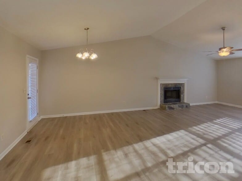 Building Photo - 205 Farmington Trce