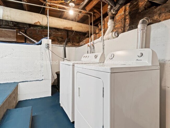 Building Photo - 821 S 700 E