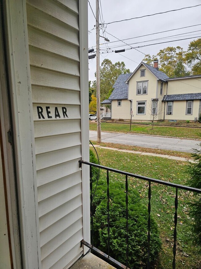 Building Photo - 619 Wallace Ave