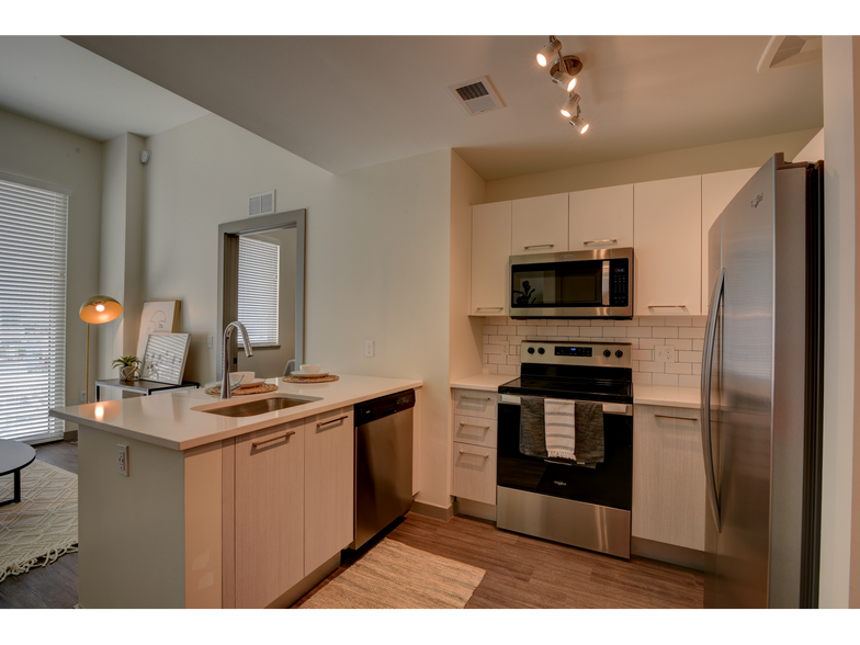 The Henry 100 E Tyler St Tampa FL 33602 Apartment Finder