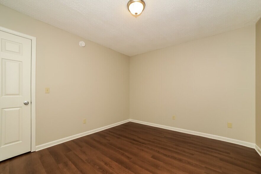 Building Photo - 10533 Docksider Dr E