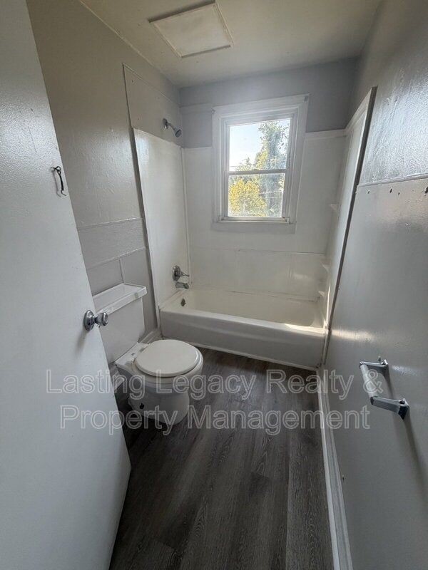Building Photo - 1207 E 23rd St