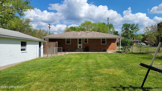 Building Photo - 11616 Maple Way