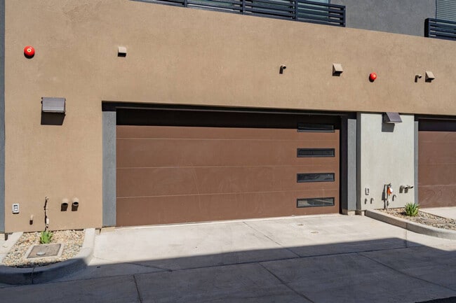 Building Photo - 16601 N Parkview Pl