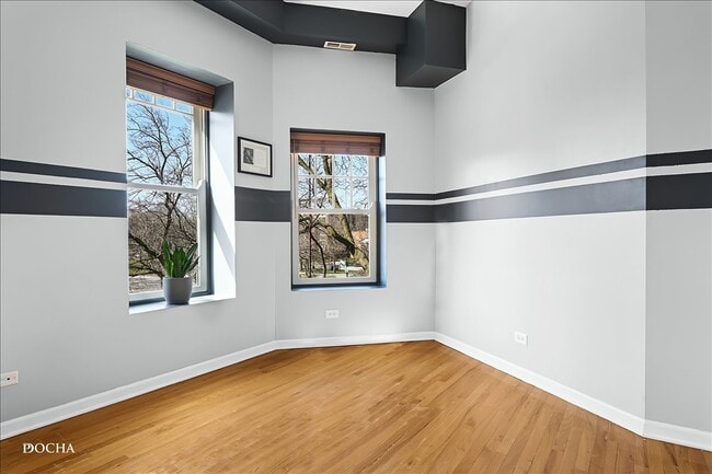 Building Photo - 4545 S Drexel Blvd