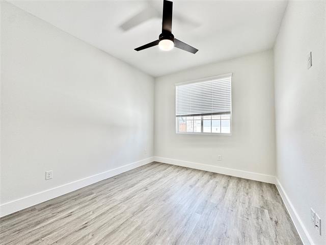 Building Photo - 8736 Kington