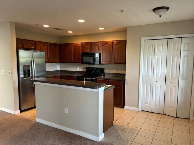 Building Photo - 458 Tradition Ln