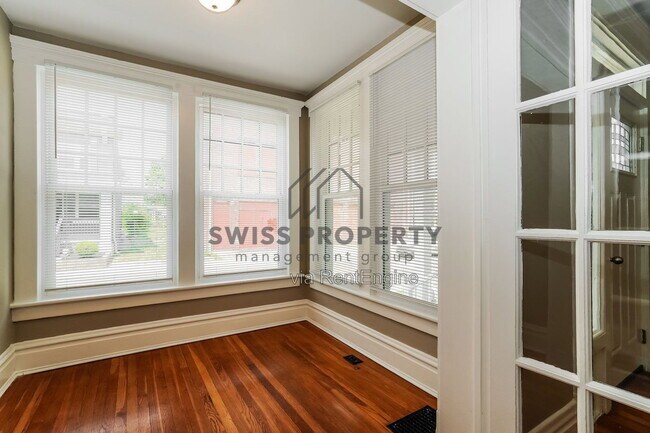 Building Photo - 338 Taylor Ave