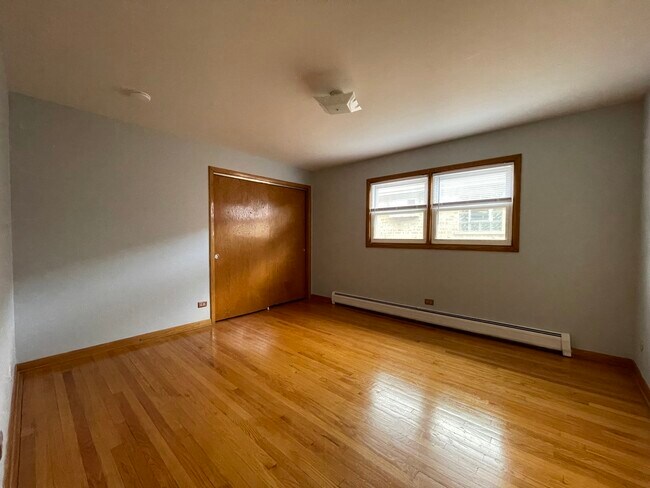 Building Photo - 8645 W Summerdale Ave