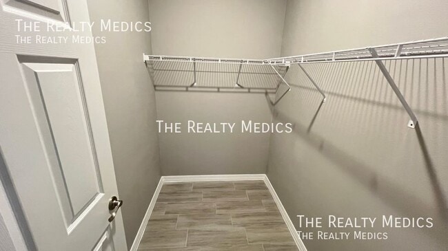 Building Photo - 276 Santo Domingo Ave SW