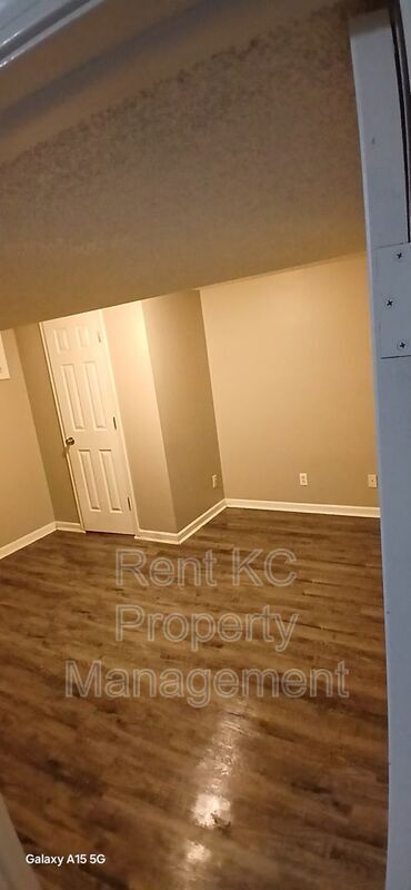 Building Photo - 7201 Hardy Ave