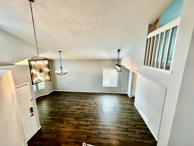 Building Photo - "Charming 3-Bed Highlands Ranch Home with ...