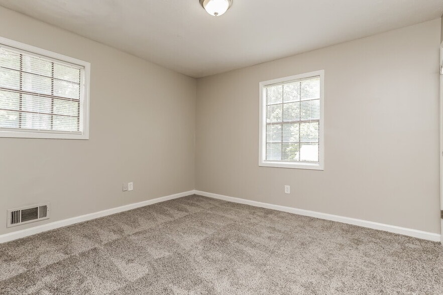 Building Photo - 3212 Goldenchain Dr