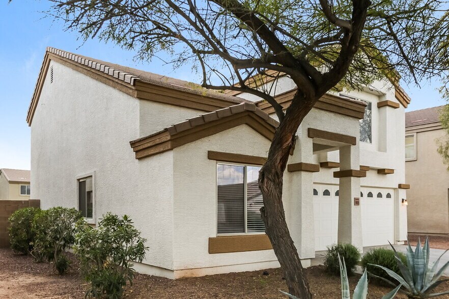 Building Photo - 10925 W Taft St