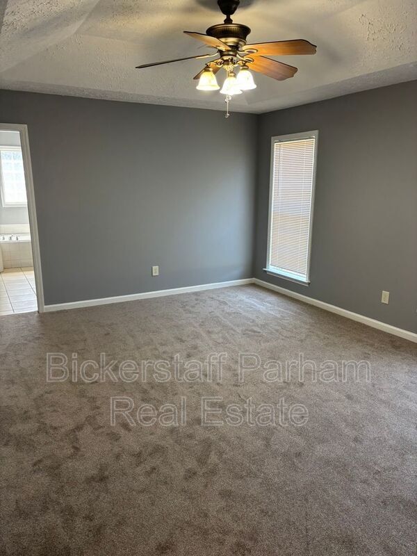 Building Photo - 1070 Watervalley Dr