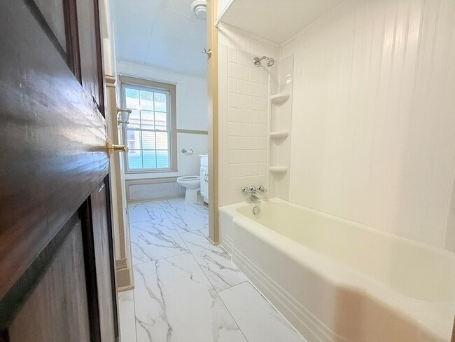 Building Photo - 60 High St