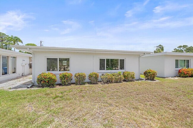 Building Photo - 3818 Roxane Blvd