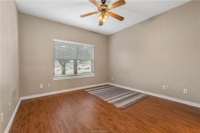 Building Photo - Available August 2026! Spacious 4 Bed House in South College Station!