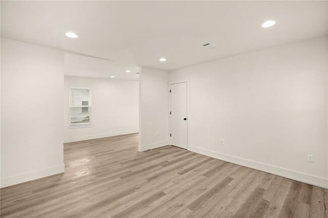 Building Photo - 5405 Joe Sayers Ave